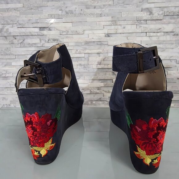 KEHHETH COLE SUIDE WOMEN'S SANDALS SIZE 7.5M. NEW - Picture 4 of 8